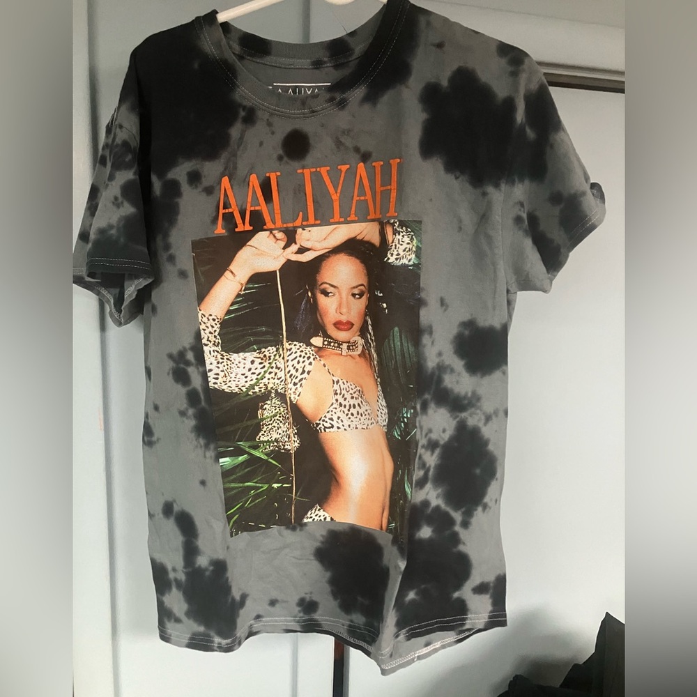 Aaliyah berlin tour 2001 Tie Dye Hip Hop Music Concert sexy print shirt sz large